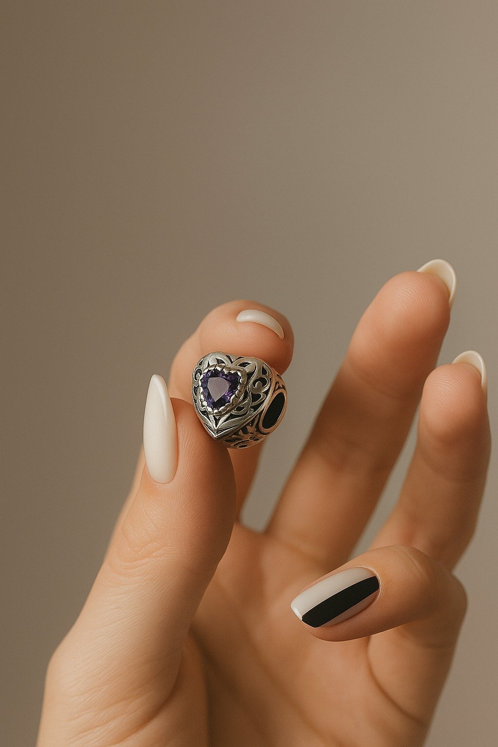 CHARMS CORAZON VIOLETA T-1D