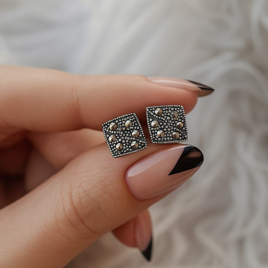 Pasante cuadrado C-113A