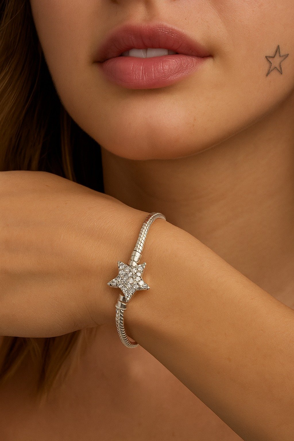 PULSERA SEMI RIGIDA CIERRE ESTRELLA CON CUBIC  18cm