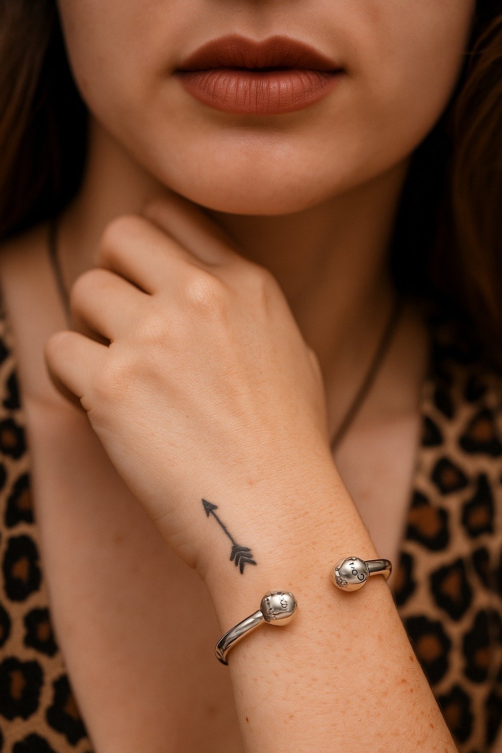 PULSERA ESCLAVA ABIERTA PAVE "CON INSCRIPCION" 18cm