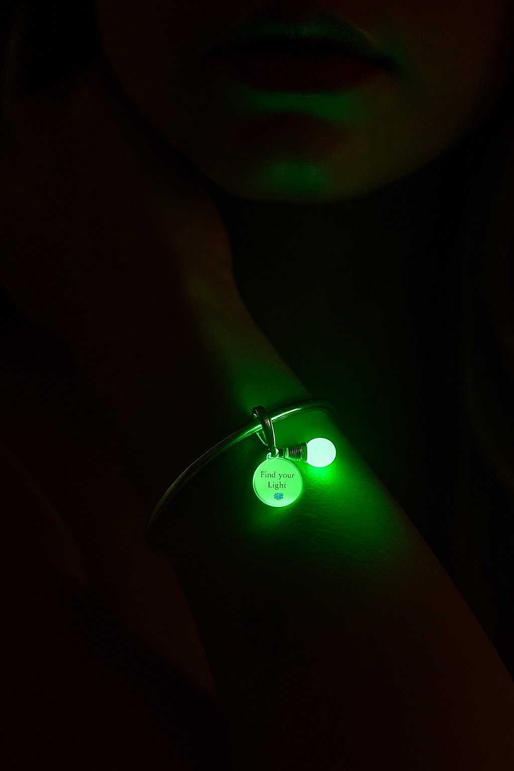 CHARMS FOQUITO BRILLA EN LA OSCURIDAD T-1B