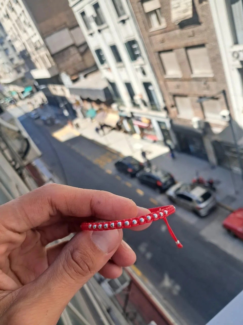 PULSERA HILO ROJO BOLITAS  "REGULABLES" C-26C