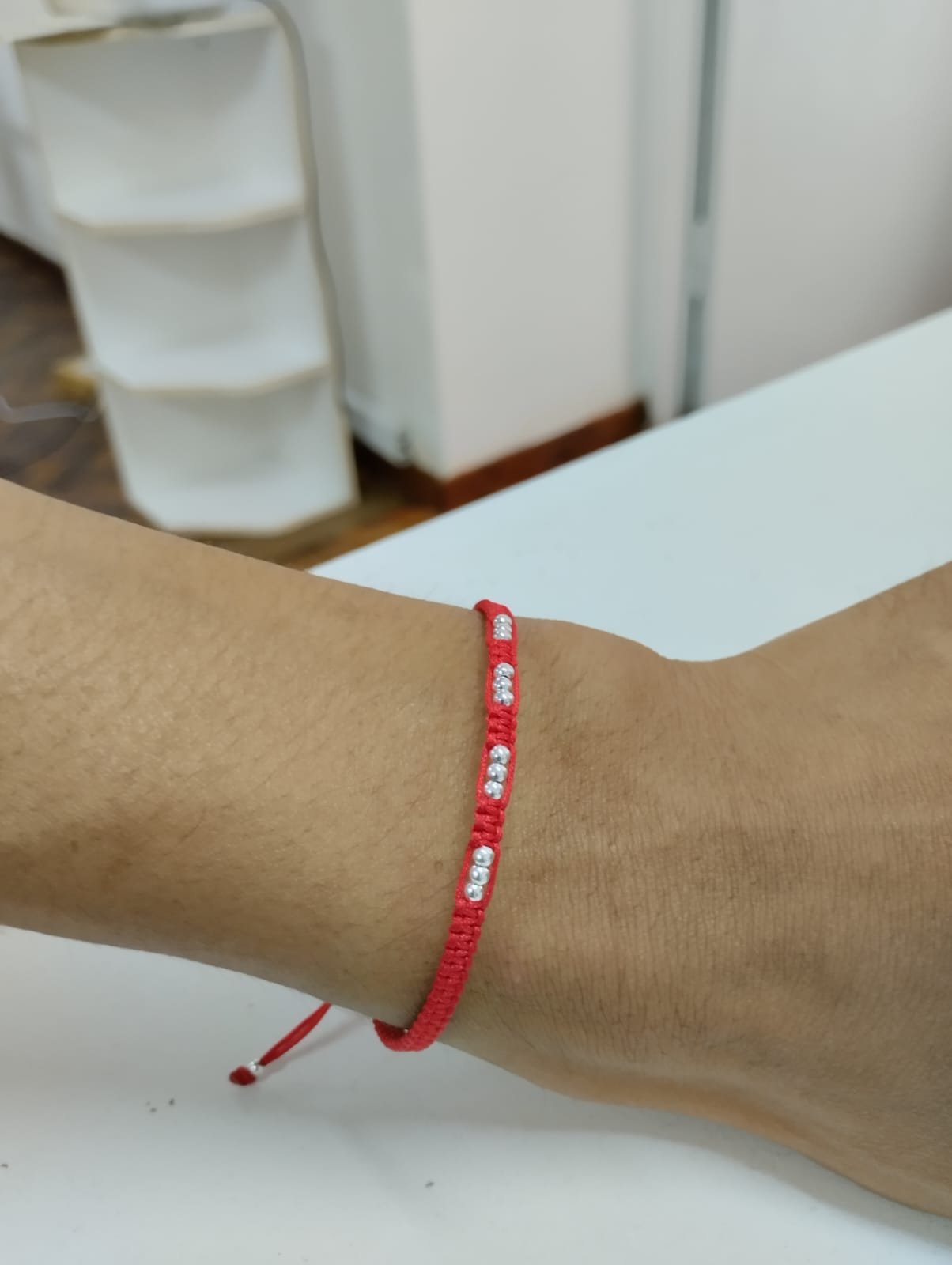 PULSERA HILO ROJO TRES BOLITAS C-26C