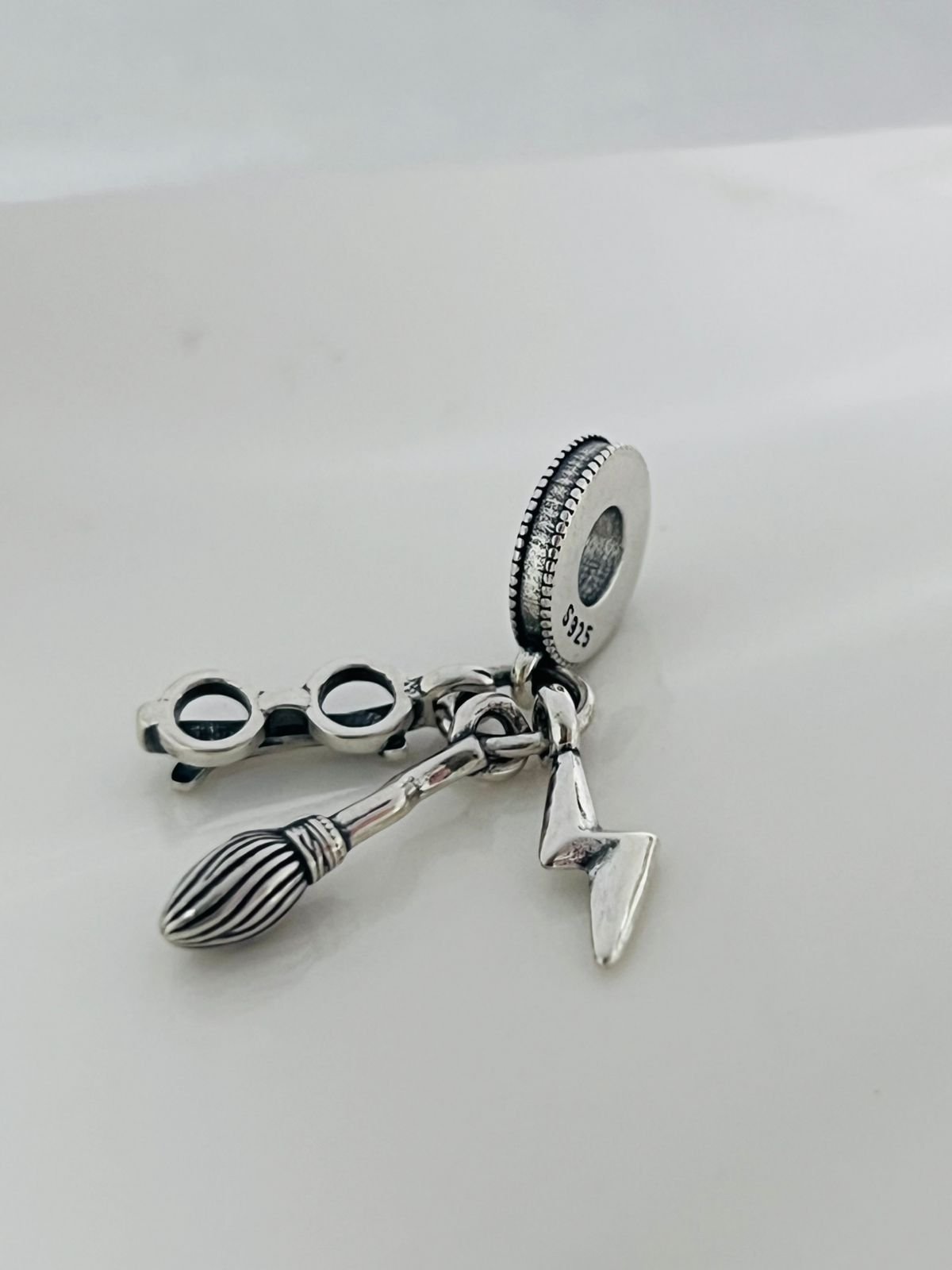 CHARMS HARRY POTTER "NIMBUS 2000, LENTES, RAYO" T-1E