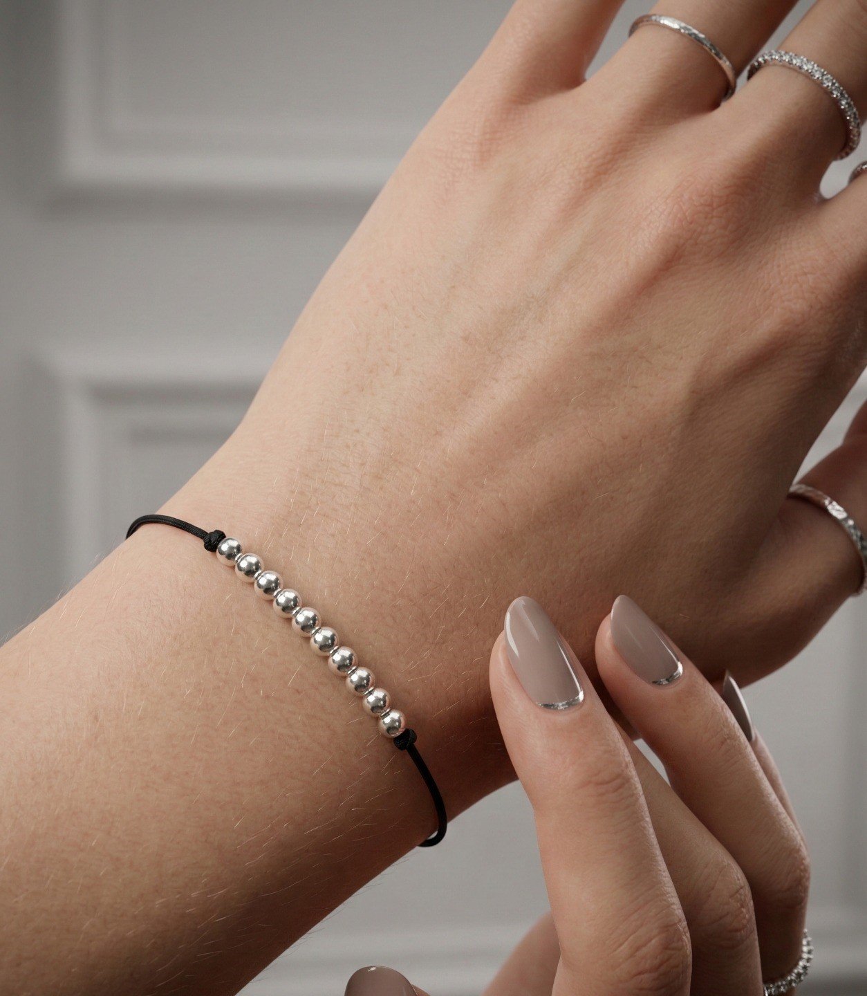 PULSERA HILO NEGRO CON BOLITAS C-26C