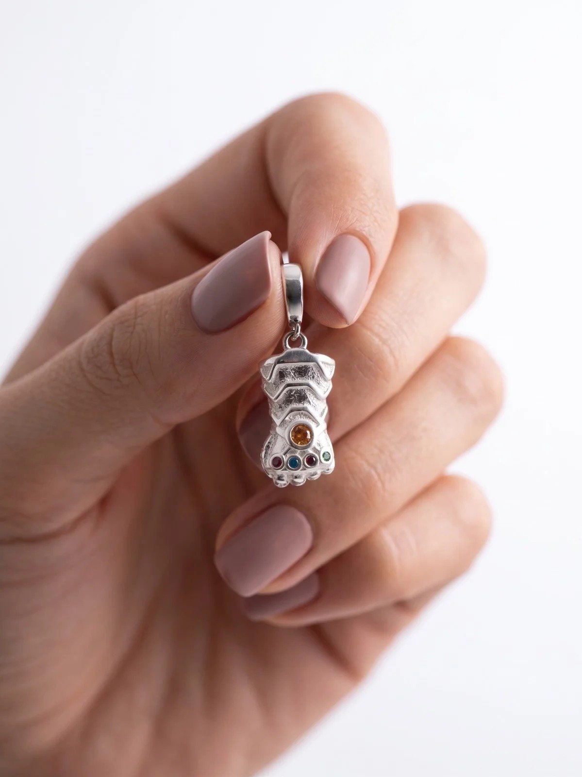 CHARMS GUANTALETE DE THANOS "MARVEL" T-1E