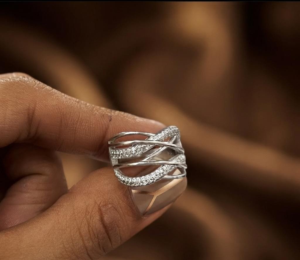 ANILLO ENTRELAZADO RODINADO C-117A