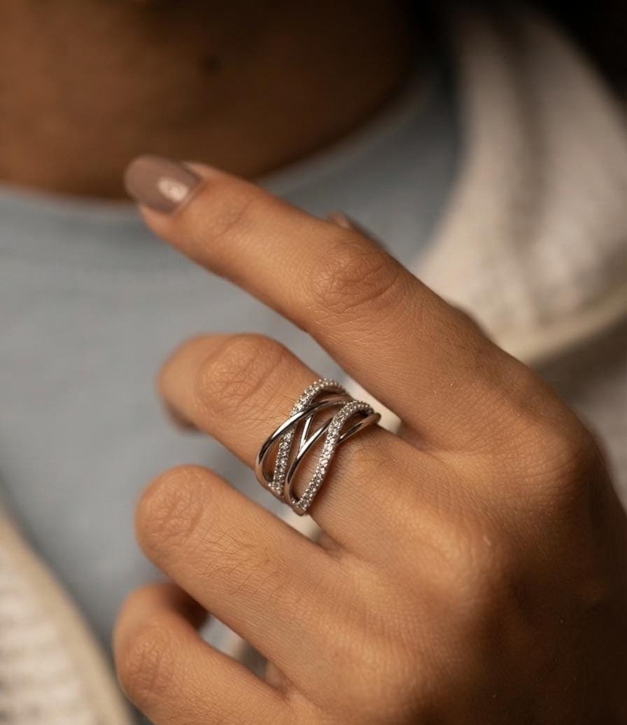 ANILLO ENTRELAZADO RODINADO C-117A